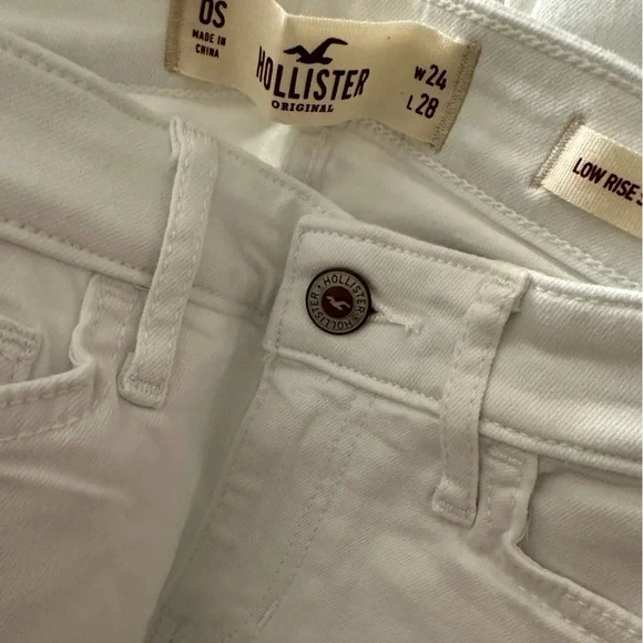 NWT!! Hollister low rise & slim cut white jeans 🤍✨ - Picture 4 of 7